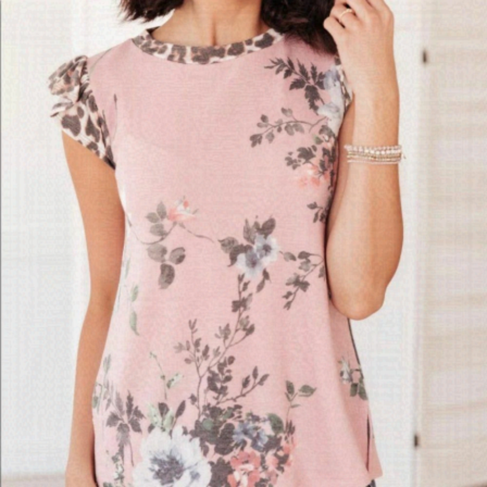 Floral wild side lounge too in mauve NWOT